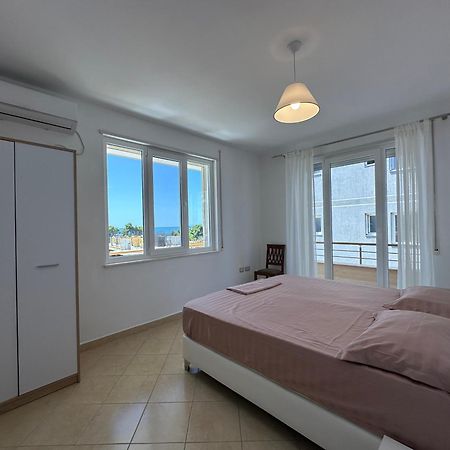 Bella'S Apartments Sakes Eksteriør bilde